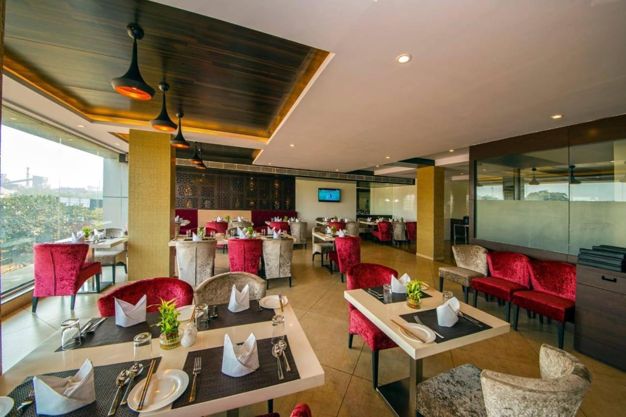 Kc Manor Hotell Jamshedpur Eksteriør bilde