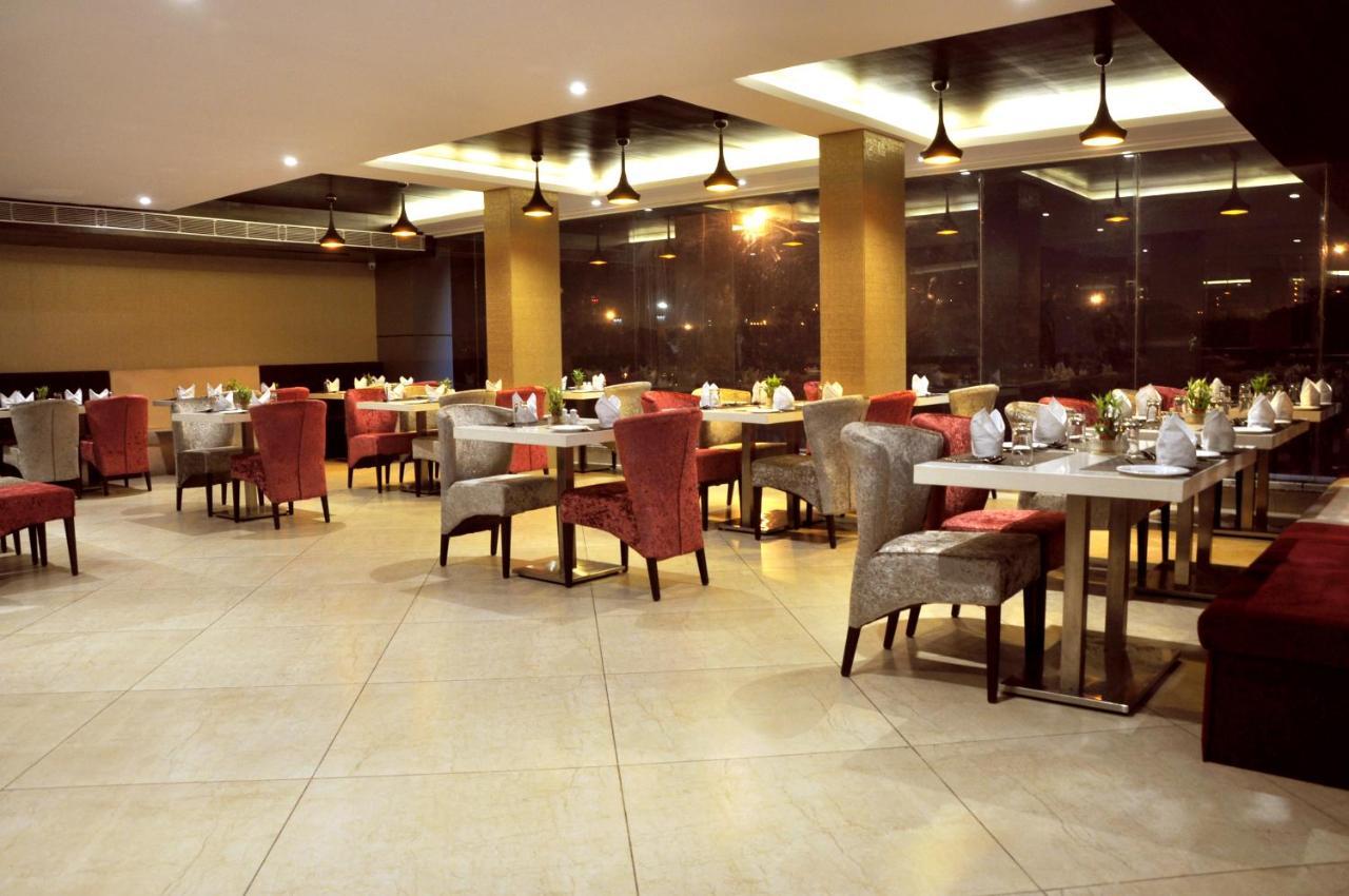Kc Manor Hotell Jamshedpur Eksteriør bilde