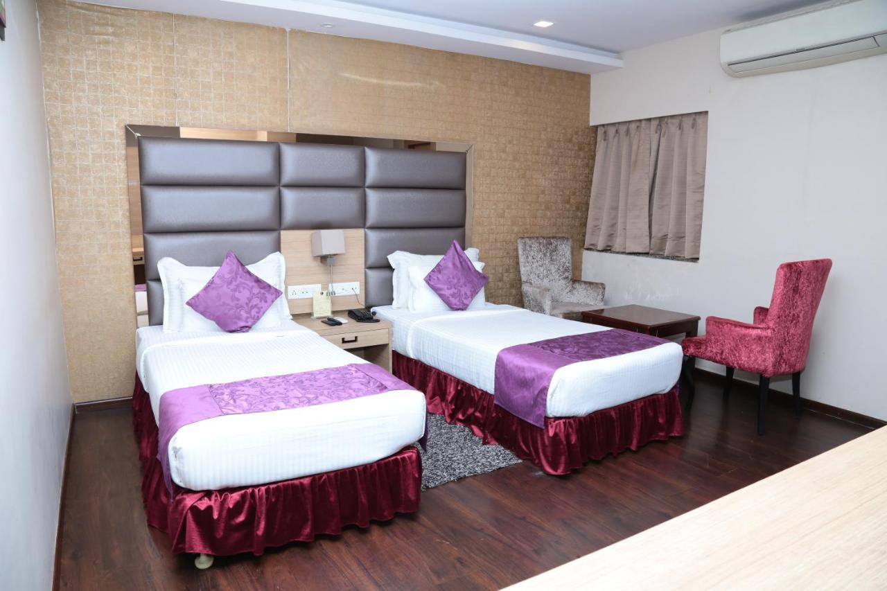 Kc Manor Hotell Jamshedpur Eksteriør bilde
