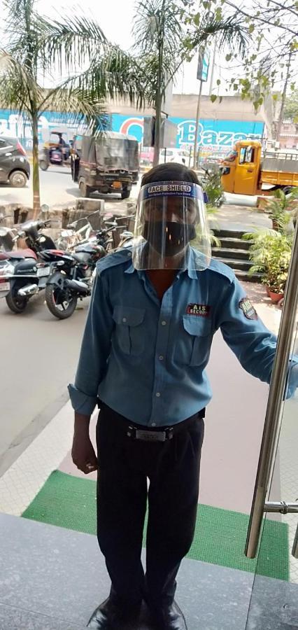 Kc Manor Hotell Jamshedpur Eksteriør bilde