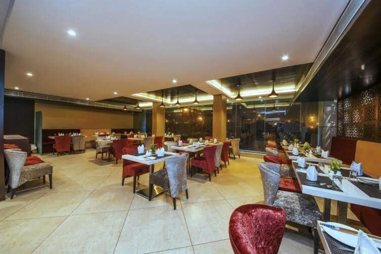 Kc Manor Hotell Jamshedpur Eksteriør bilde